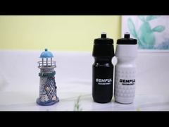 Bottiglia perforata fredda BPA Free Sports Cycling Cup Shaker Bike Borraccia facile da spremere